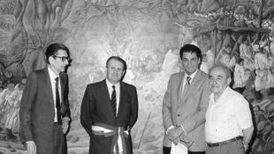 Gino Covili con Vico Faggi, il Sindaco di Pavullo Giampaolo Lenzini ed il Ministro di Grazia e Giustizia Mino Martinazzoli per l'inaugurazione della mostra al Palazzo Ducale - Pavullo, 1985