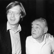 Gino Covili con Vittorio Sgarbi in occasione della presentazione della monografia cinematografica "Le stagioni della vita" - Venezia, 2002