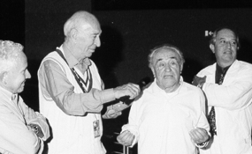 Gino Covili con il figlio Vladimiro, Giuliano Montaldo e Vittorio Storaro alla presentazione della monografia cinematografica "Le stagioni della vita" - Venezia, 2002